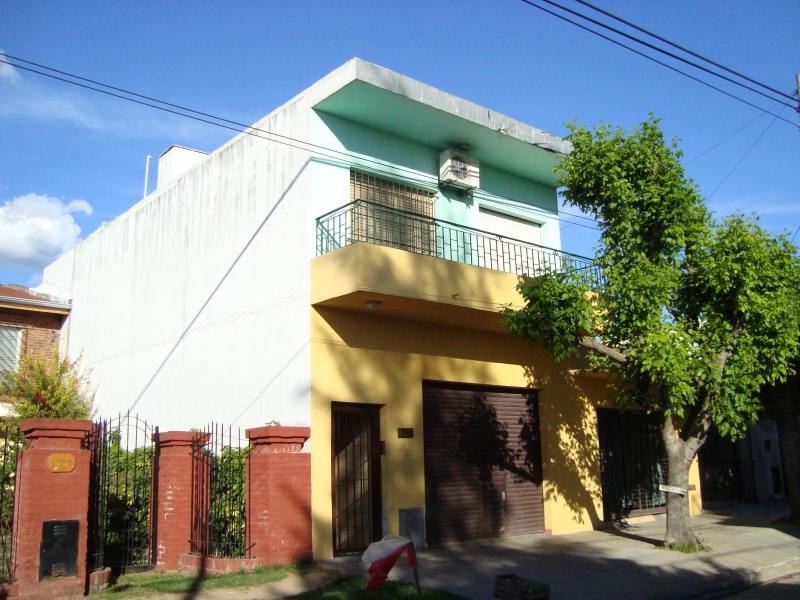 Venta casas con locales en Escobar