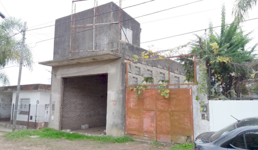 Venta losa con galpon apto para taller mecanico o depósito