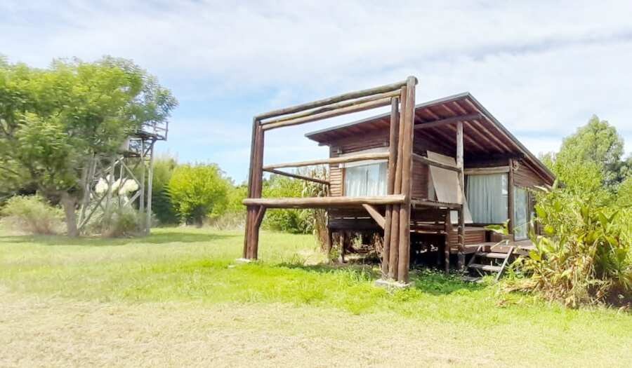 Fracción 5400 m2 en Barrio el Cazador con casa y cabaña