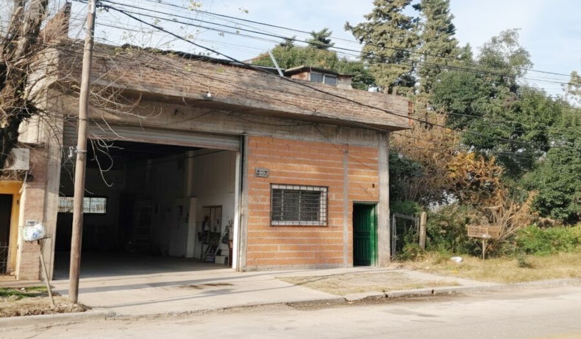 VENTA TALLER A METROS DE PANAMERICANA EN ZONA INDUSTRIAL