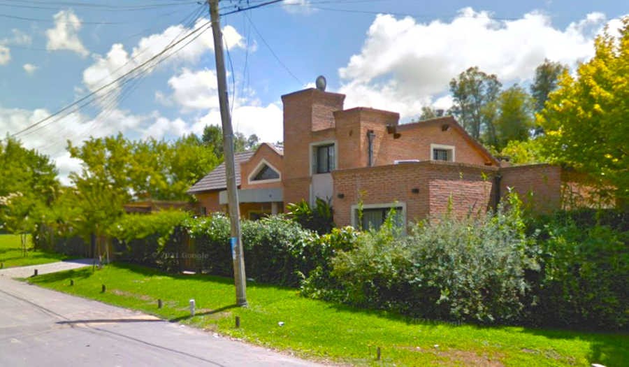 Venta casa en Matheu con tres dormitorios y parque