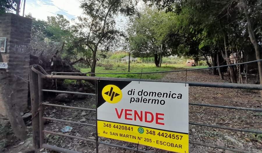 Lote con mejoras en zona del Barrio El Cazador