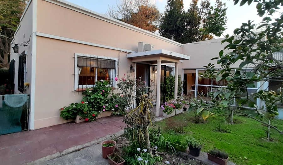 Venta Casa en Garin sobre asfalto